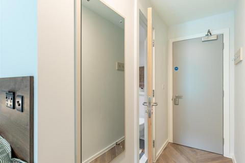 1 bedroom in a flat share to rent, Queens Road, Nottingham NG2