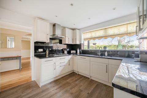 3 bedroom bungalow to rent, Deep Field Datchet SL3