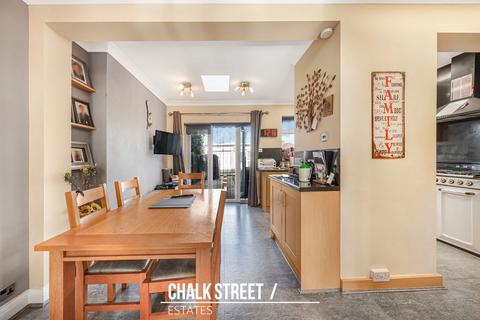 4 bedroom terraced house for sale, Hornchurch Road, Hornchurch, RM11