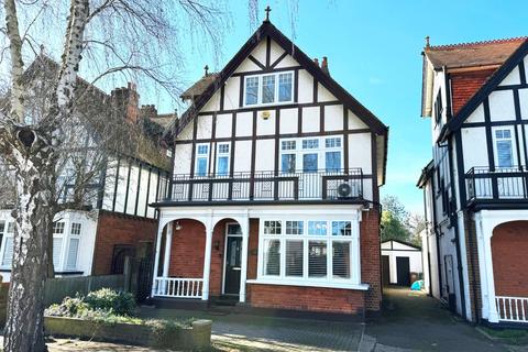 4 bedroom detached house for sale, Glebe Road, Staines-upon-Thames, Surrey, TW18