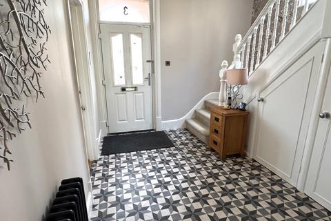 4 bedroom detached house for sale, Glebe Road, Staines-upon-Thames, Surrey, TW18