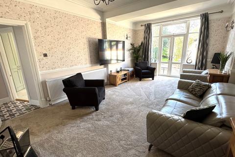 4 bedroom detached house for sale, Glebe Road, Staines-upon-Thames, Surrey, TW18