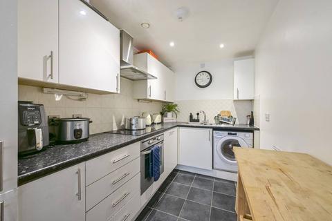 Phoenix Way, Clapham Junction, London, SW18