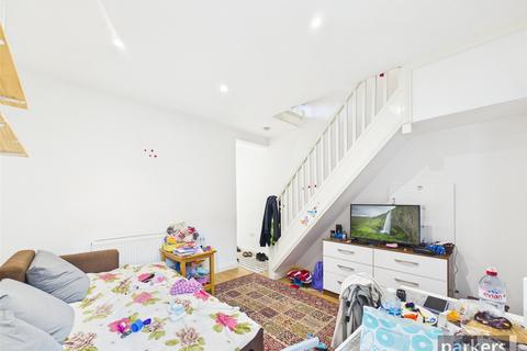3 bedroom terraced house for sale, Elm Park Road, Berkshire RG30