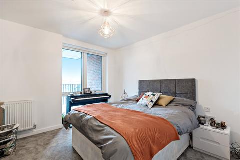 2 bedroom flat to rent, String Court, 12 Copenhagen Place, London, E14