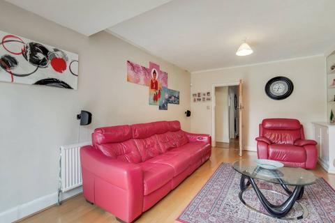 4 bedroom semi-detached house for sale, Courtfield Avenue, Harrow, HA1