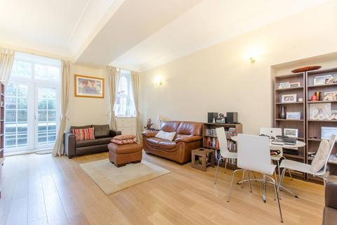 1 bedroom flat to rent, Rosebery Avenue, Finsbury, London, EC1R