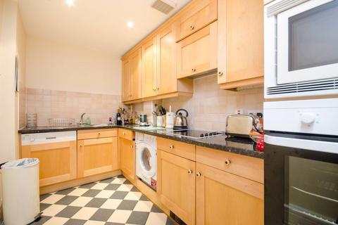 1 bedroom flat to rent, Rosebery Avenue, Finsbury, London, EC1R