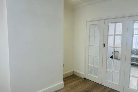 undefined, Hillborough Road, Luton LU1