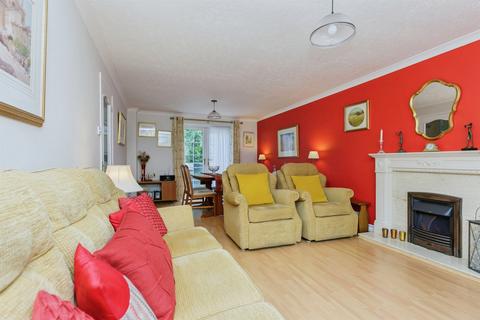 4 bedroom detached house for sale, Pennine Close, Oadby, Leicester