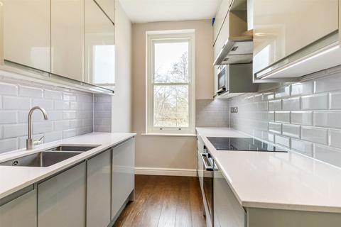 3 bedroom maisonette for sale, Heathcote Road, Twickenham, TW1