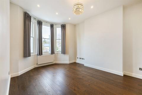 3 bedroom maisonette for sale, Heathcote Road, Twickenham, TW1