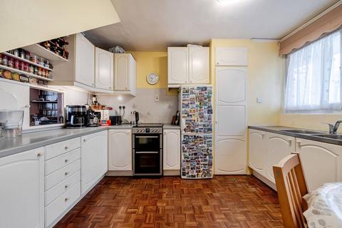 2 bedroom maisonette for sale, Lakeside road, Olympia, London, W14