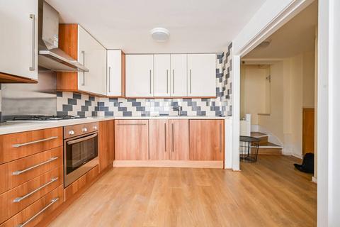 2 bedroom flat for sale, Blackstock Road, Finsbury Park, London, N4