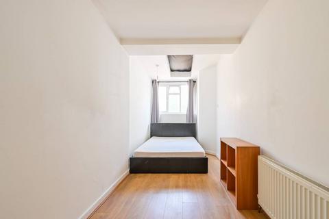 2 bedroom flat for sale, Blackstock Road, Finsbury Park, London, N4