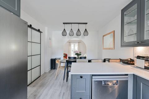 3 bedroom terraced house for sale, The Close, Mitcham, CR4