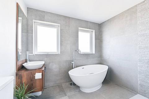 3 bedroom terraced house for sale, The Close, Mitcham, CR4