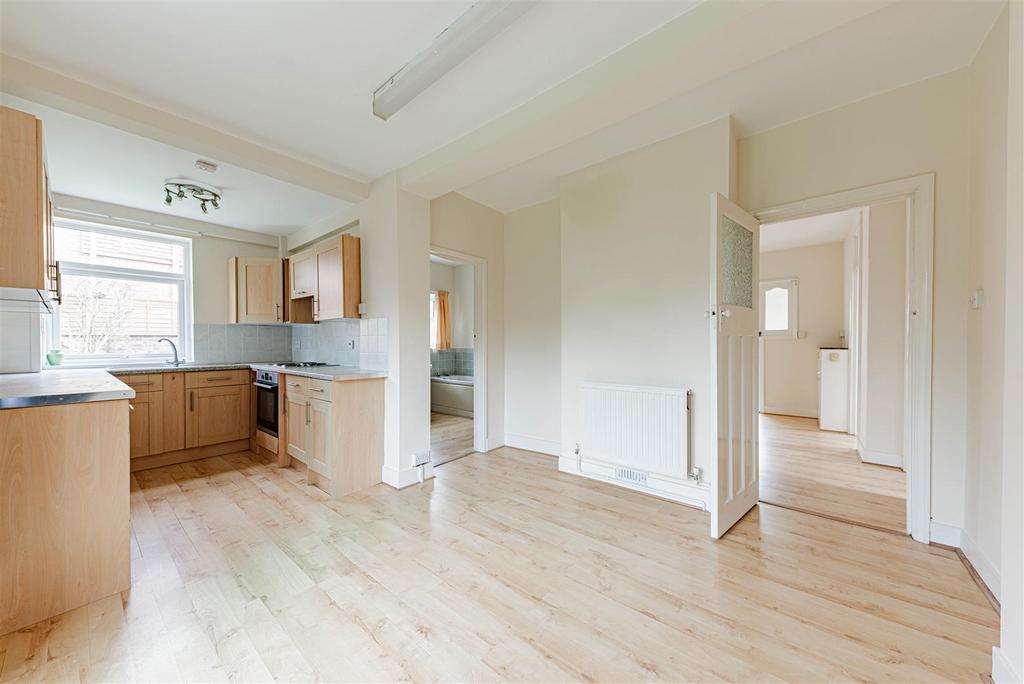 Kitchen/ Dining Room