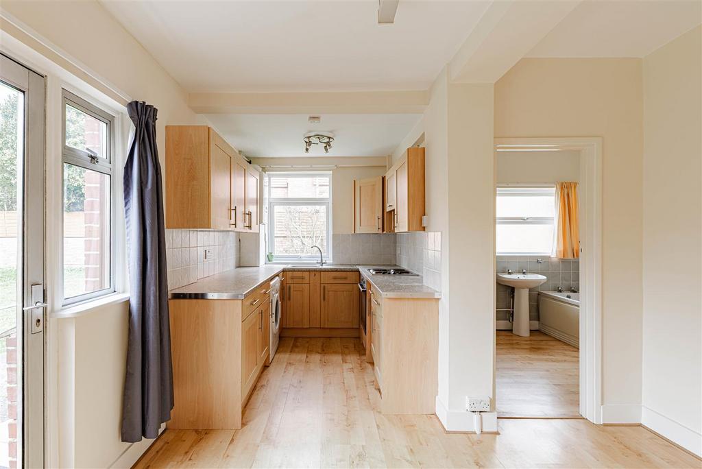 Kitchen/ Dining Room