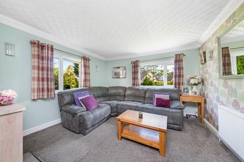 4 bedroom detached house for sale, Elmwood Drive, Walton, WF2