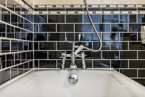 1 bedroom flat for sale, Lomond Grove, Camberwell, London, SE5