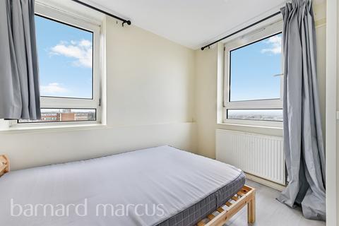 2 bedroom flat for sale, Keevil Drive, London