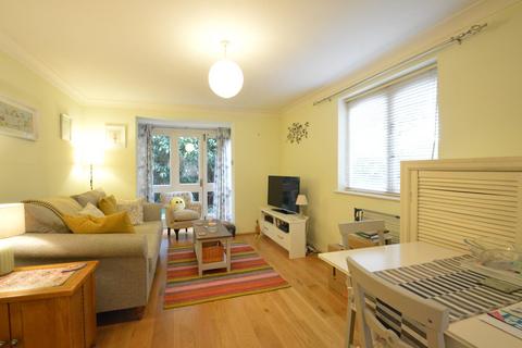1 bedroom flat to rent, Glenlyon Court, 26 Castle Road, Weybridge, KT13
