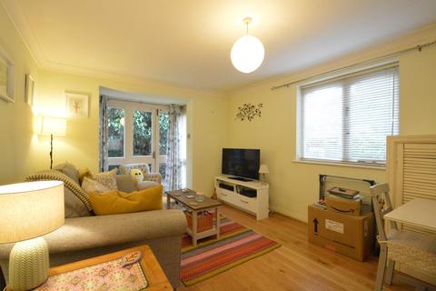 1 bedroom flat to rent, Glenlyon Court, 26 Castle Road, Weybridge, KT13