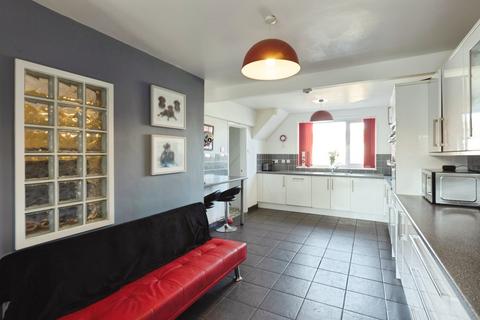 4 bedroom semi-detached house for sale, Meadowleaze, Gloucester, GL2