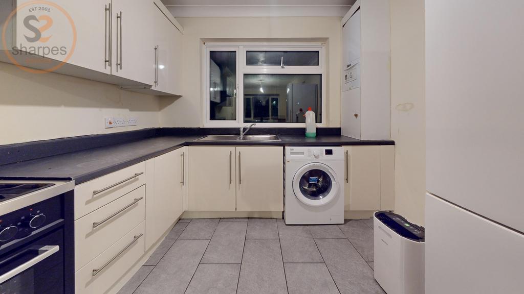 172-Beddington-Lane-Kitchen