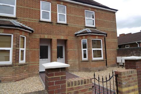2 bedroom flat to rent, New Road, Basingstoke RG21