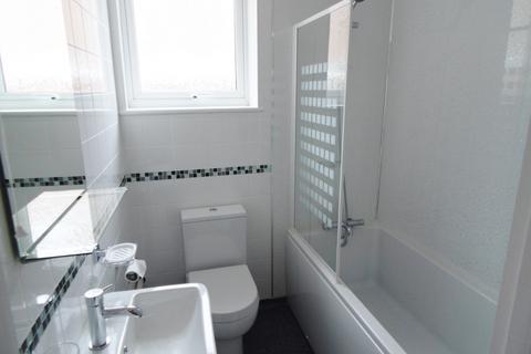 2 bedroom flat to rent, New Road, Basingstoke RG21