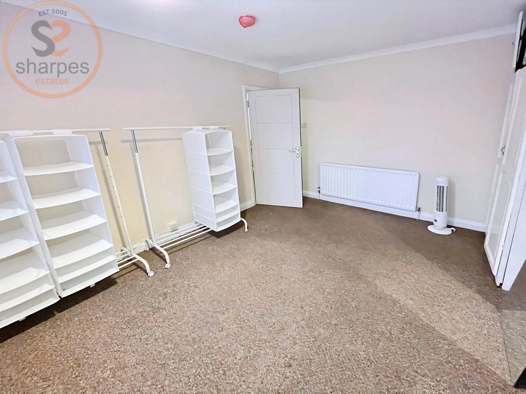 5e3536be-10. 20bedroom2