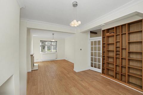 2 bedroom house for sale, Warwick Road, Enfield