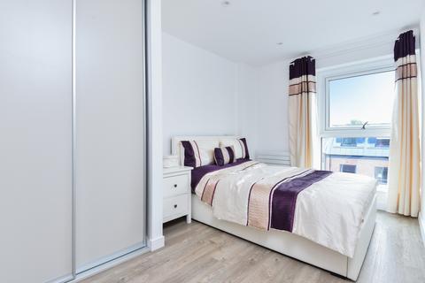 2 bedroom flat to rent, Tooting High Street, Tooting, London, SW17
