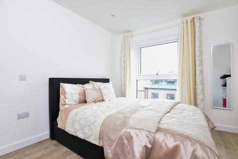2 bedroom flat to rent, Tooting High Street, Tooting, London, SW17