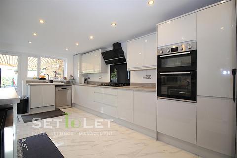 undefined, Ash Tree Road, Oadby, Leicester