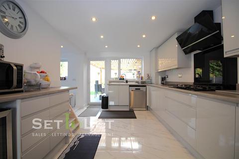 undefined, Ash Tree Road, Oadby, Leicester
