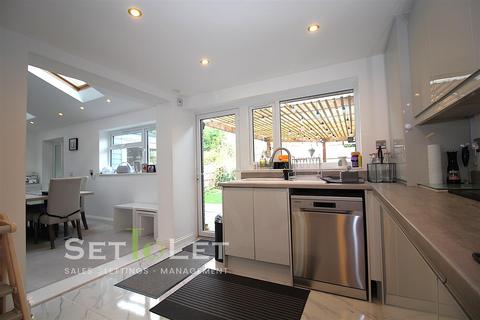 undefined, Ash Tree Road, Oadby, Leicester