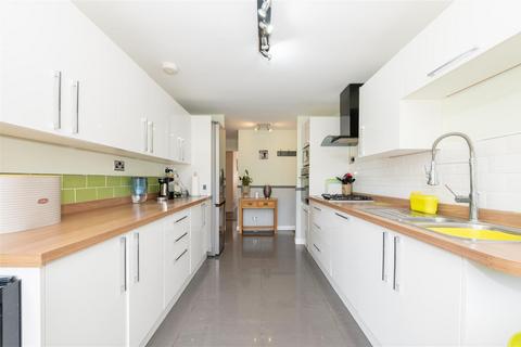 2 bedroom detached bungalow for sale, Fulmar Crescent, Kidderminster