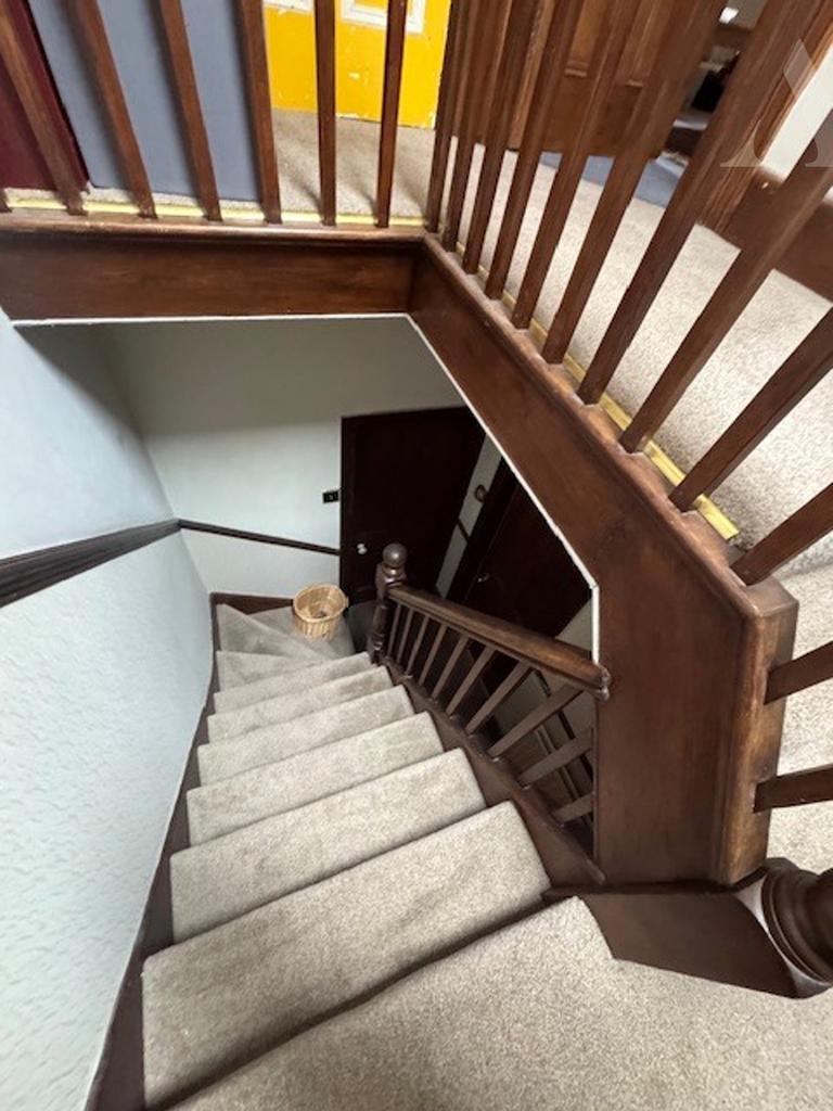 28 Vicarage Road stair case x 3.jpeg
