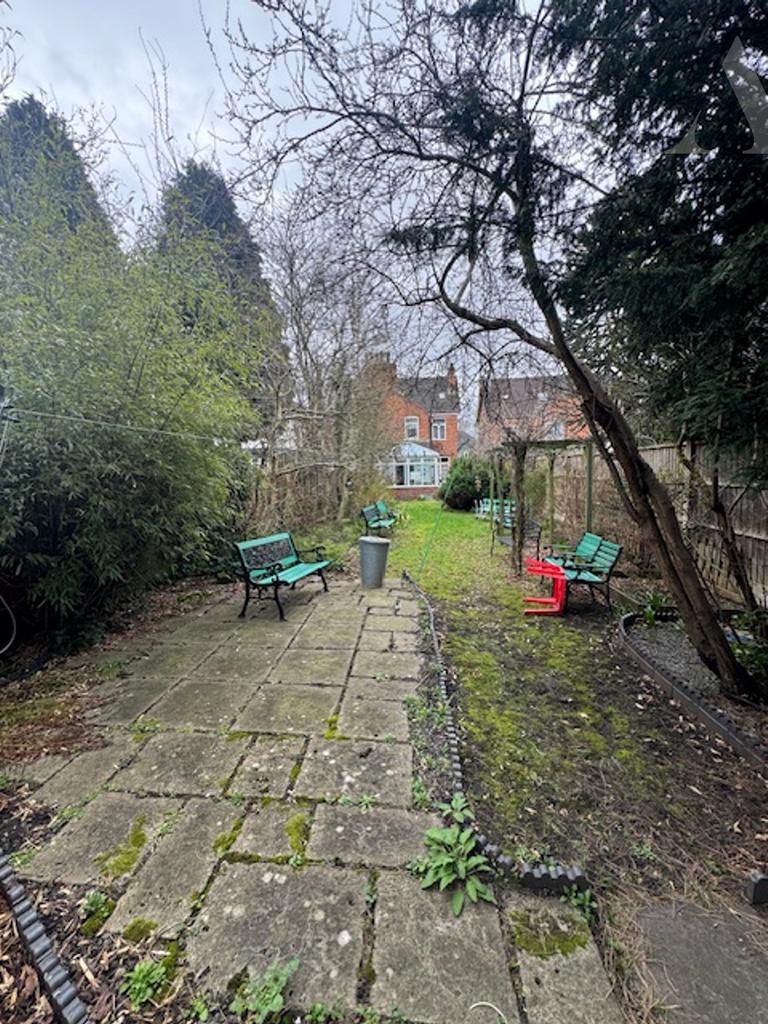 28 Vicarage Road garden x 4.jpeg