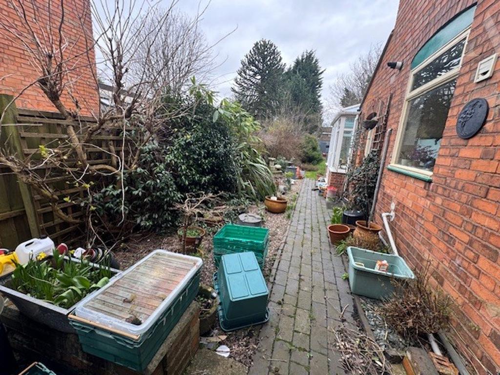 28 Vicarage Road garden.jpeg