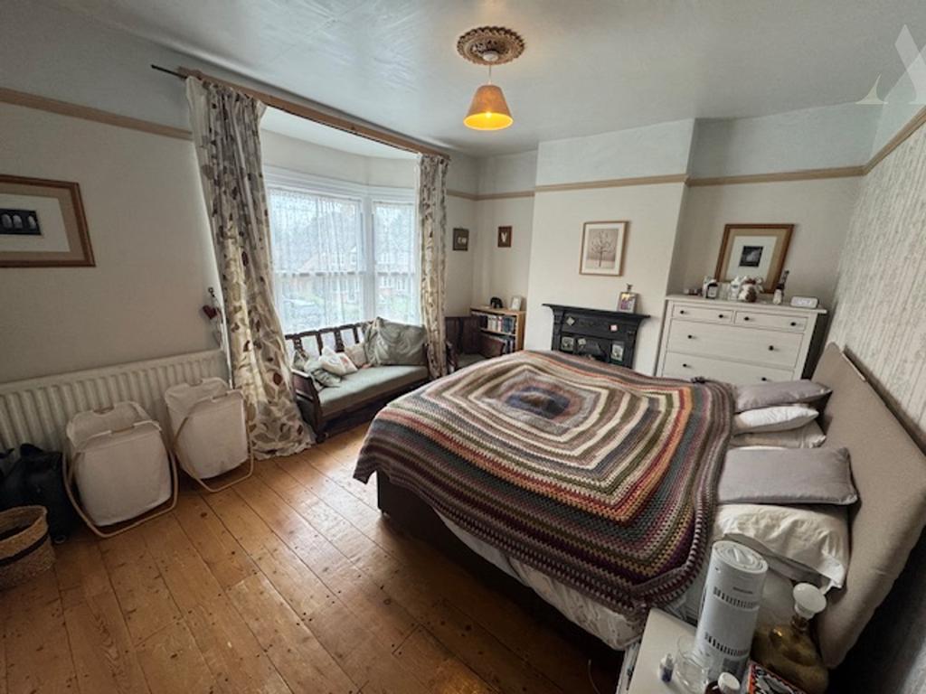 28 Vicarage Road Bedroom 1.jpeg