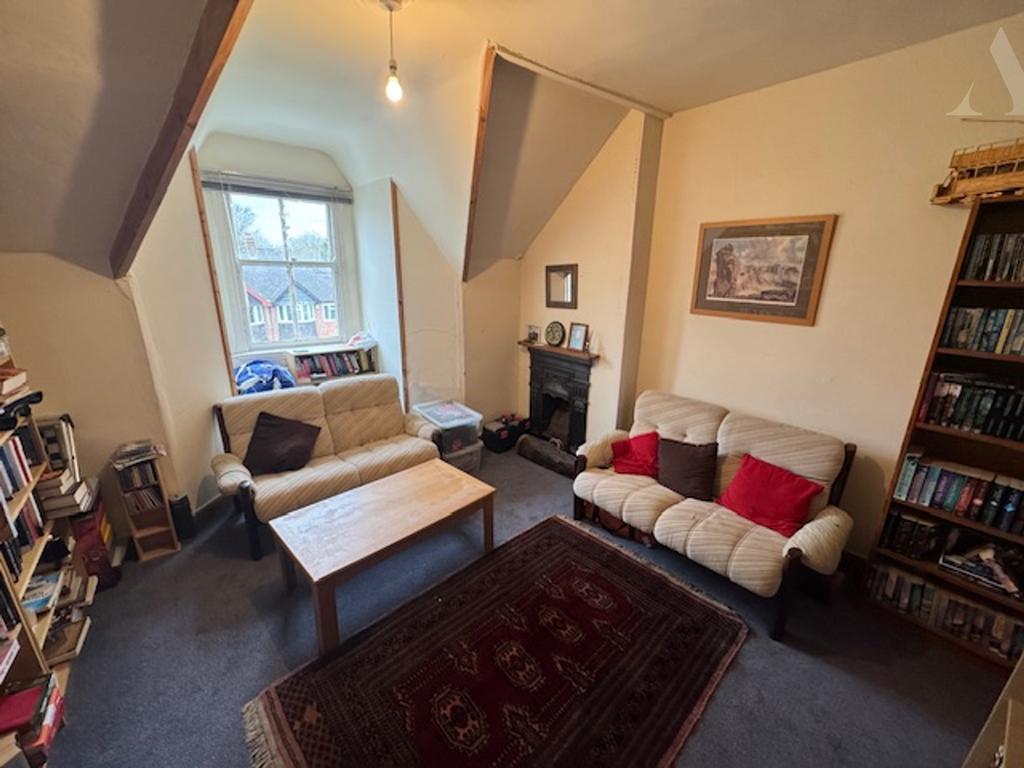 28 Vicarage Road Bedroom 2.jpeg