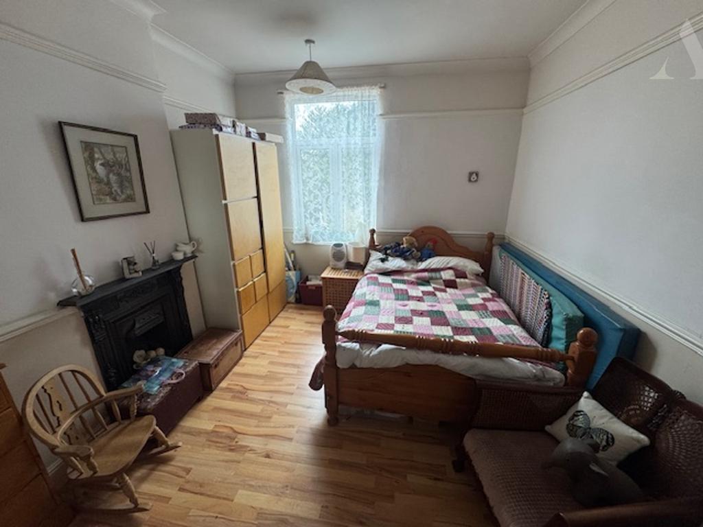 28 Vicarage Road Bedroom 3.jpeg