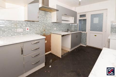 3 bedroom terraced house for sale, Headingley Road, Rushden NN10