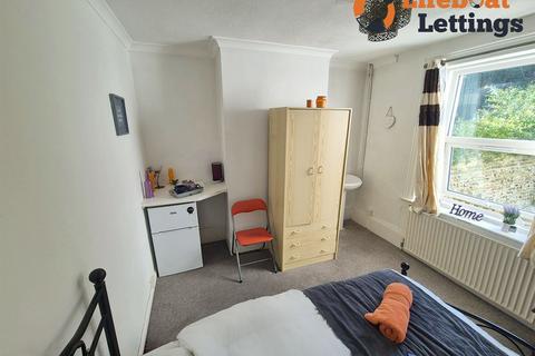 1 bedroom in a house share to rent, Dover CT17