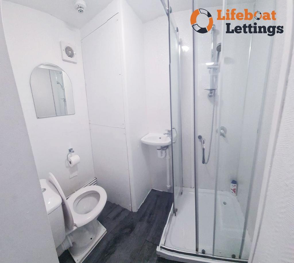 Shared shower room 2