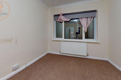 undefined, Room 3, Beddington Lane, Croydon, Greater London